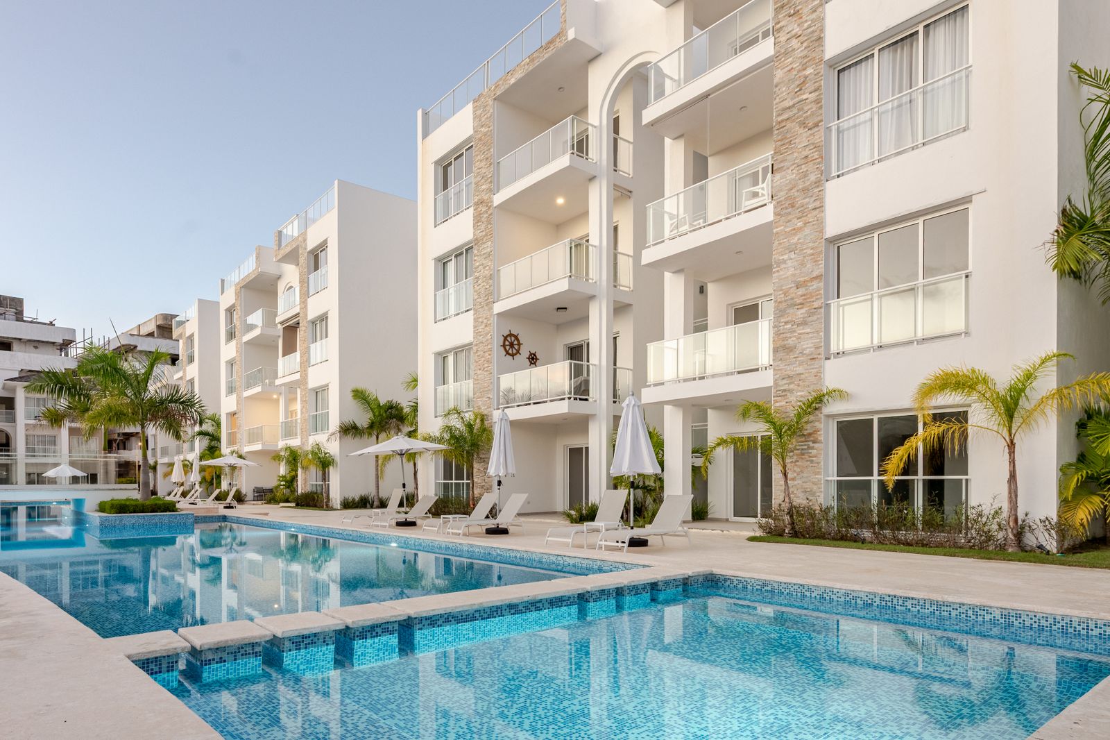 Apartamento administrado con área de piscina en República Dominicana